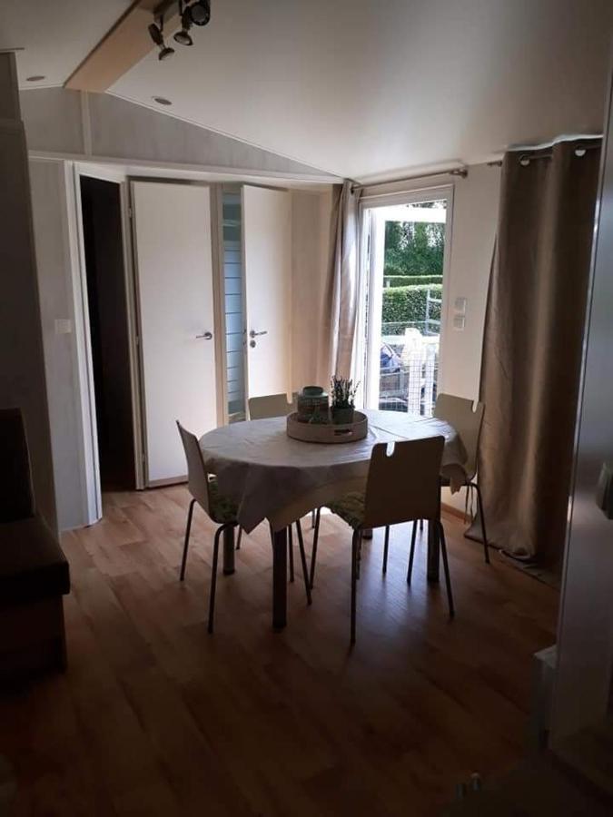 Luxueuze Stacaravan In Bredene Met Eigen Terras En Tuintje Eksteriør billede