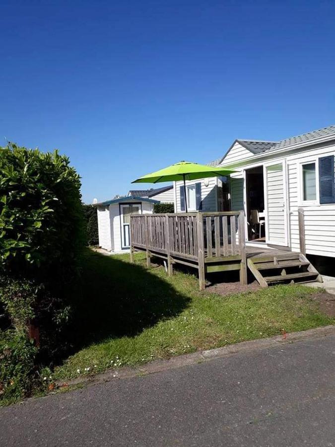 Luxueuze Stacaravan In Bredene Met Eigen Terras En Tuintje Eksteriør billede