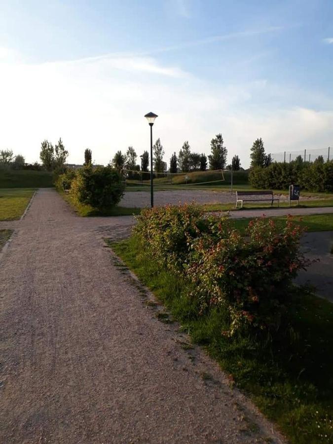 Luxueuze Stacaravan In Bredene Met Eigen Terras En Tuintje Eksteriør billede