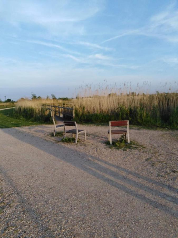 Luxueuze Stacaravan In Bredene Met Eigen Terras En Tuintje Eksteriør billede
